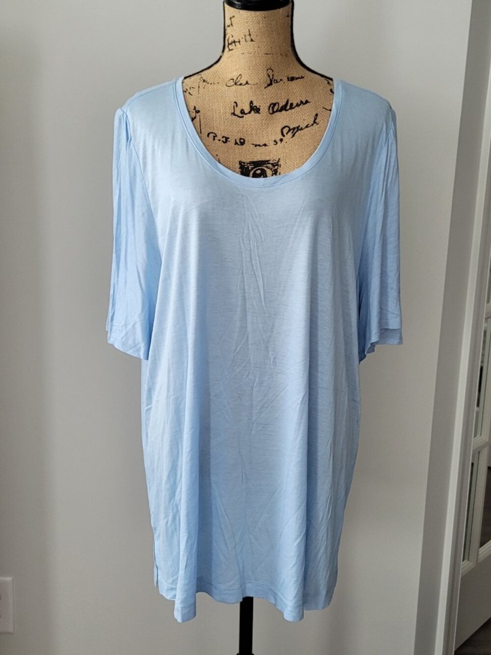Loft Plus Light Blue Top T-shirt  24/26
